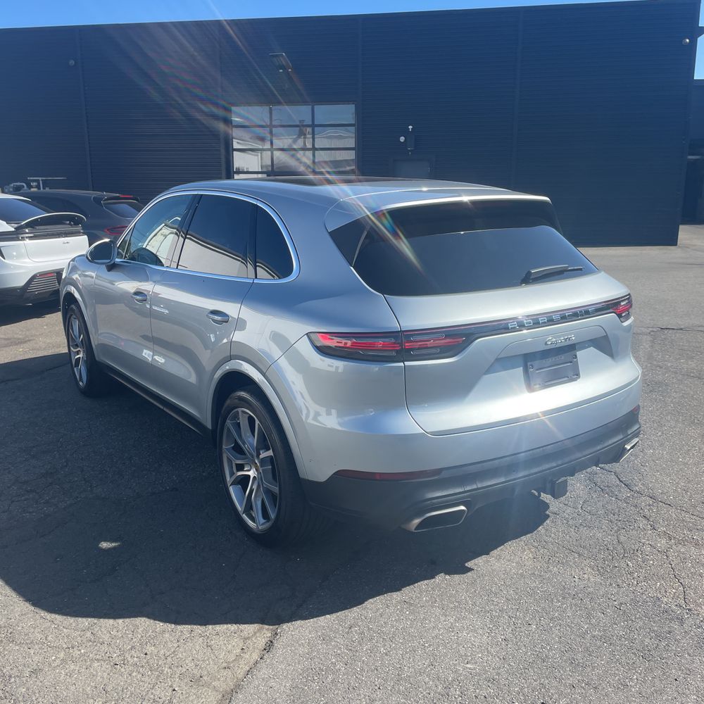 2022 Porsche Cayenne Base