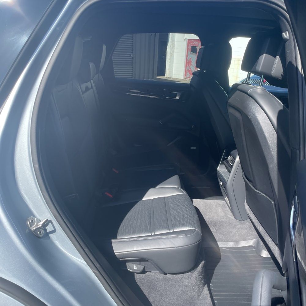 2022 Porsche Cayenne Base