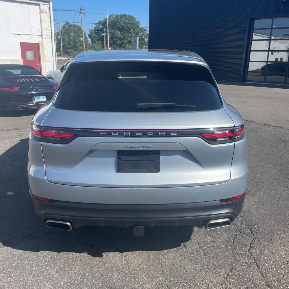 2022 Porsche Cayenne Base