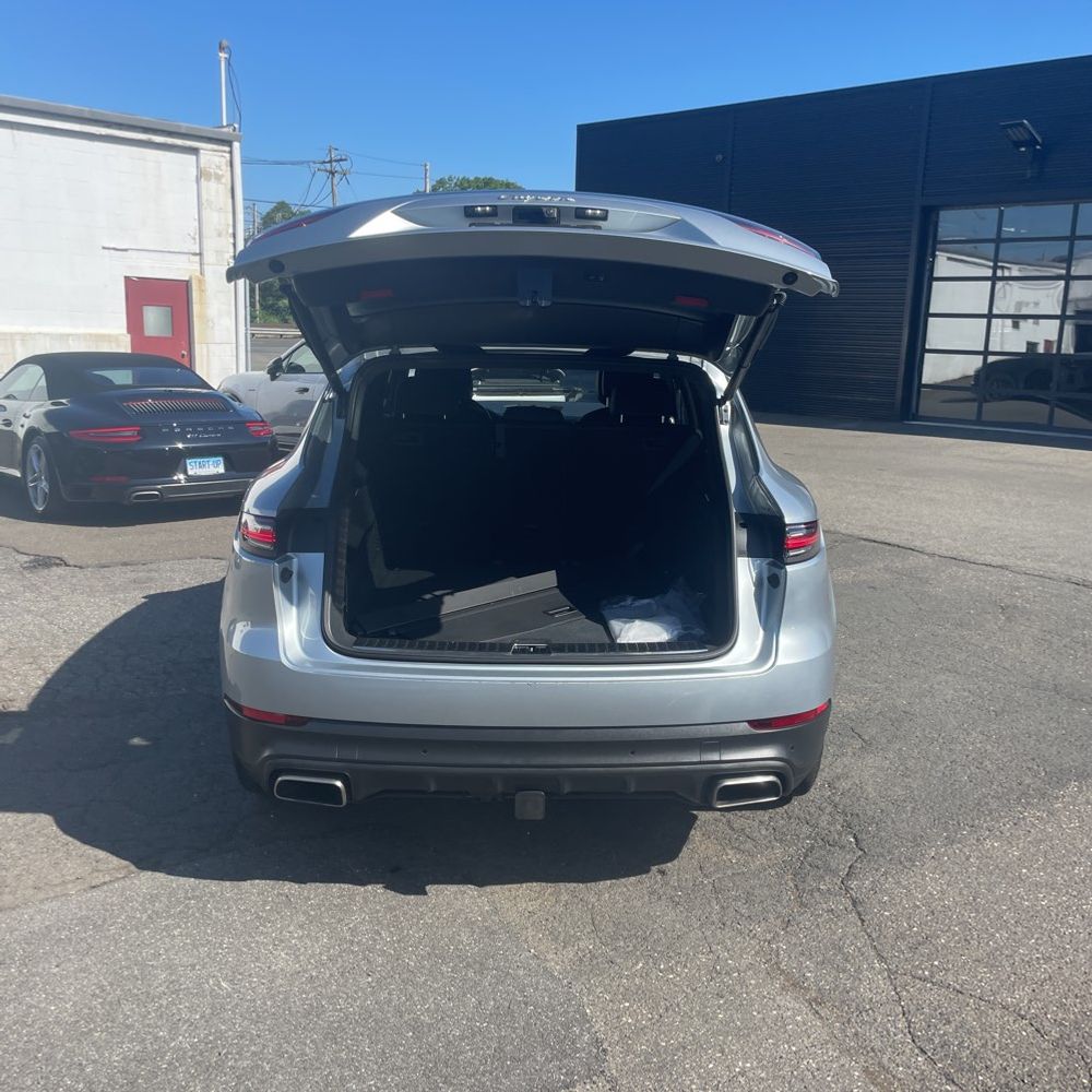 2022 Porsche Cayenne Base