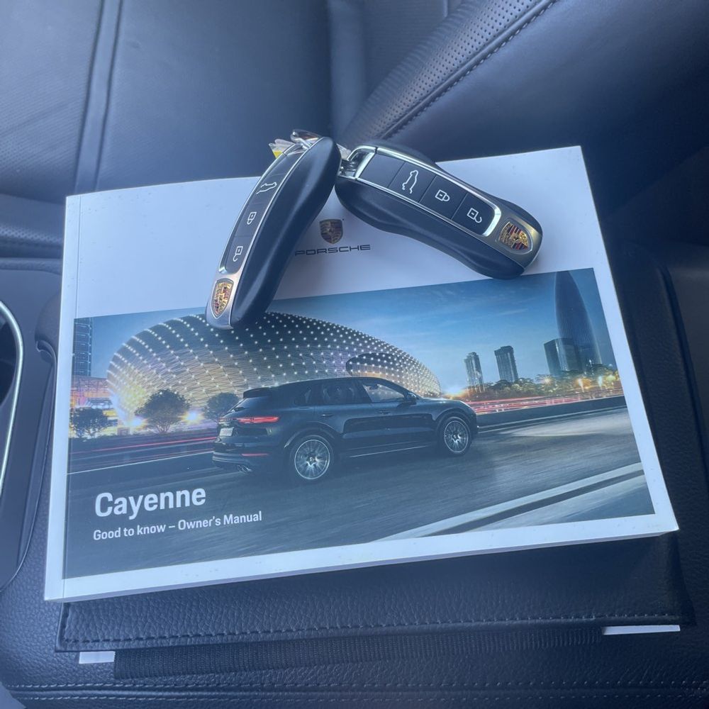 2022 Porsche Cayenne Base