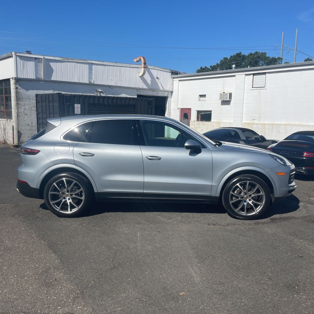 2022 Porsche Cayenne Base