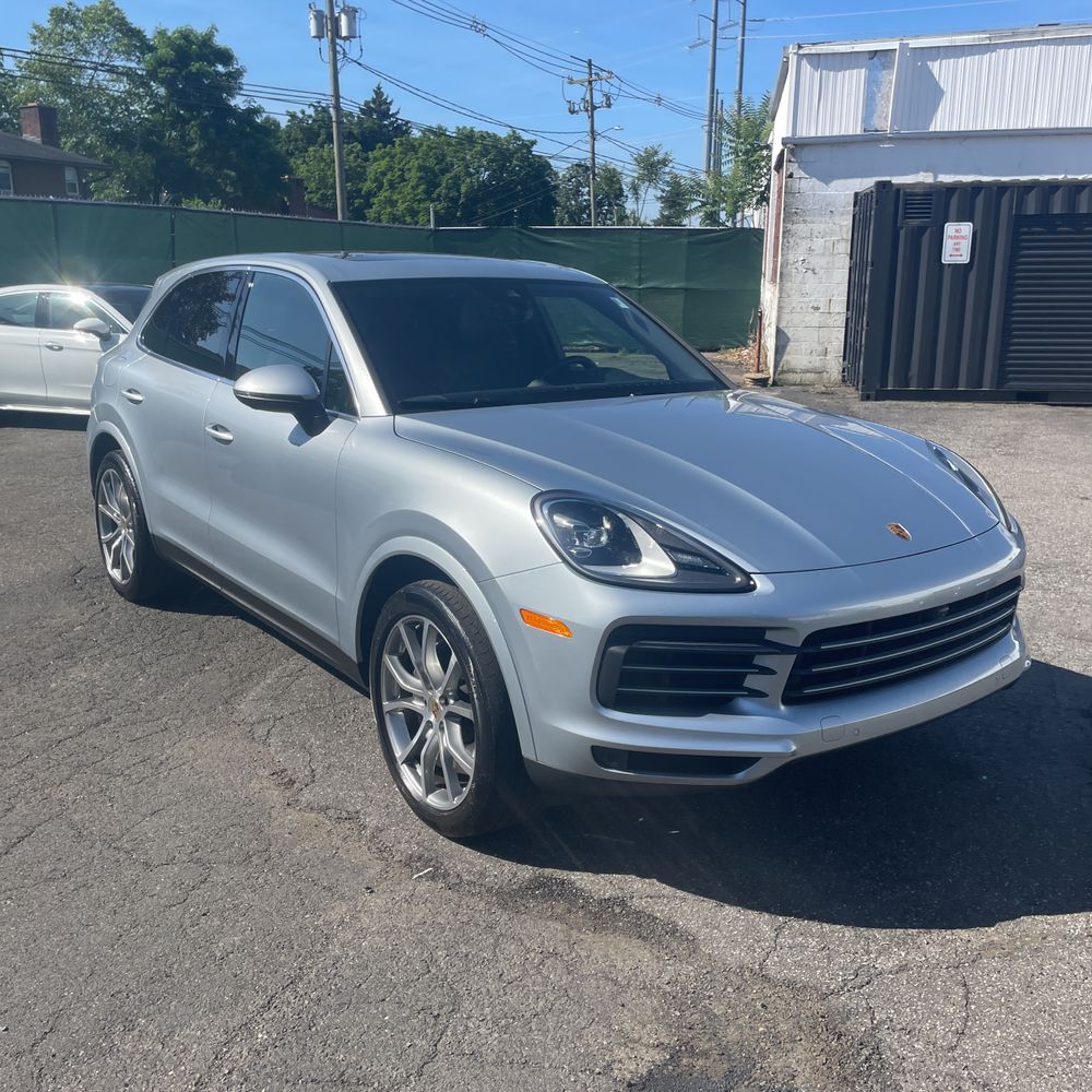 2022 Porsche Cayenne Base