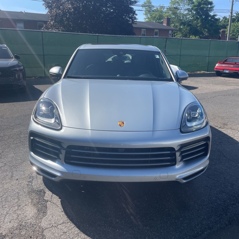 2022 Porsche Cayenne Base