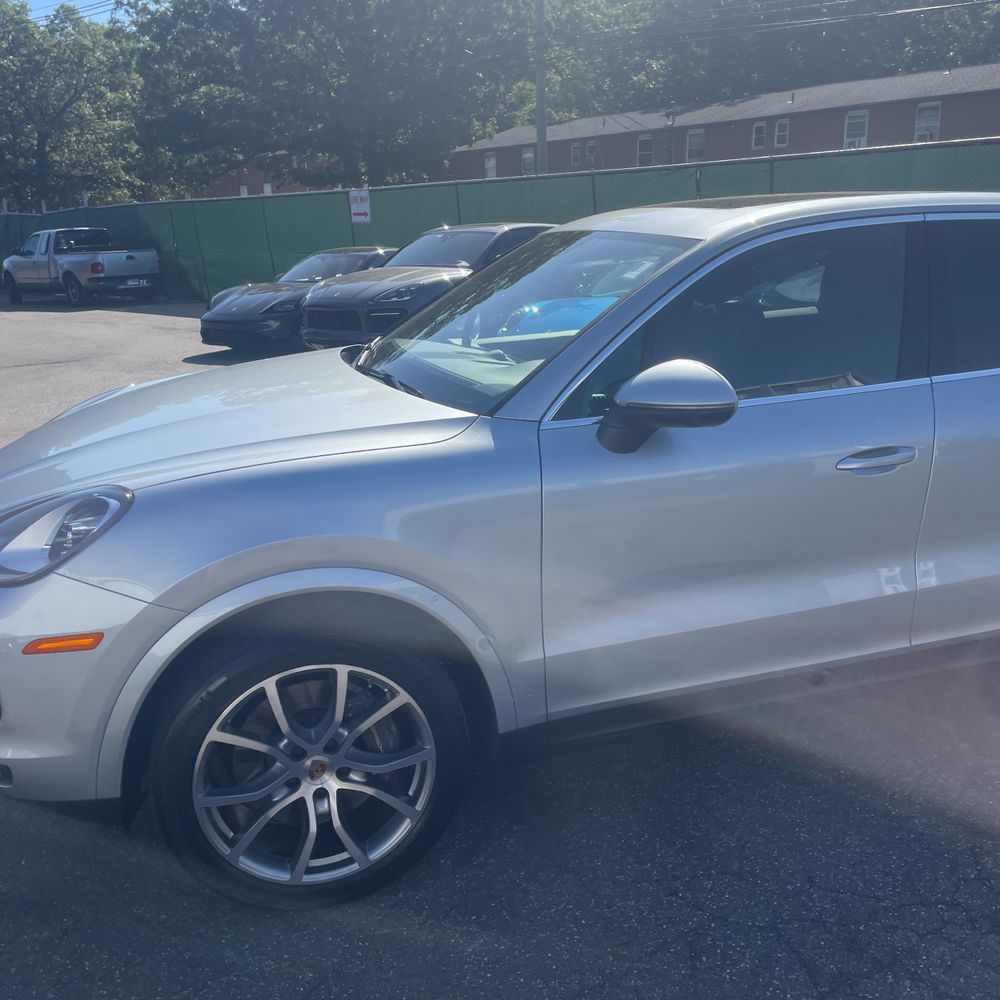 2022 Porsche Cayenne Base