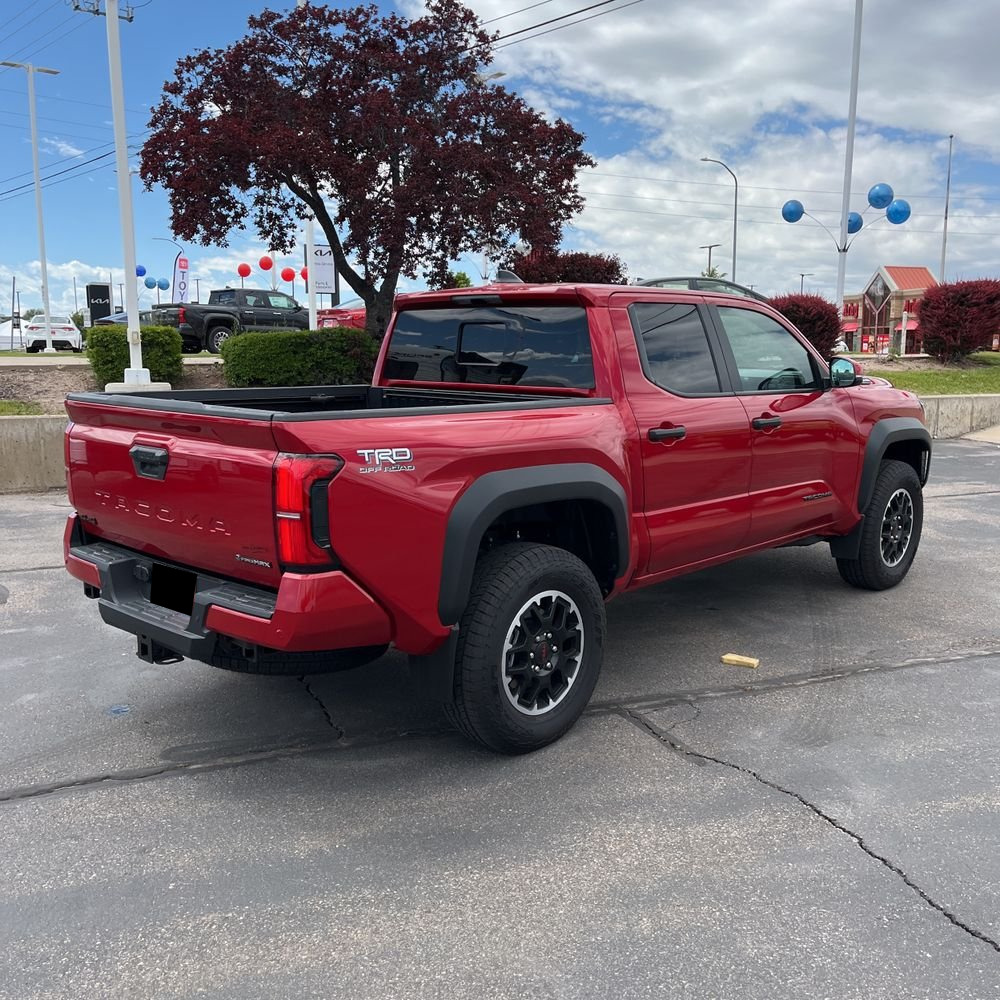 2024 Toyota Tacoma TRD Off-Road HV
