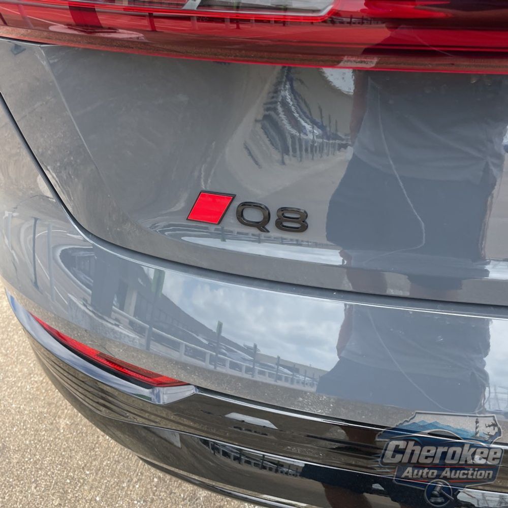 2024 Audi Q8 e-tron S-Line Pres