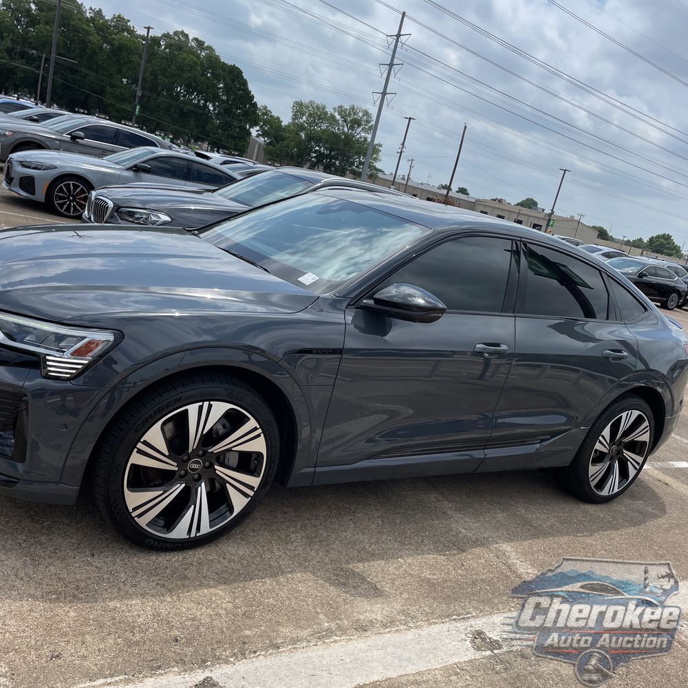 2024 Audi Q8 e-tron S-Line Pres