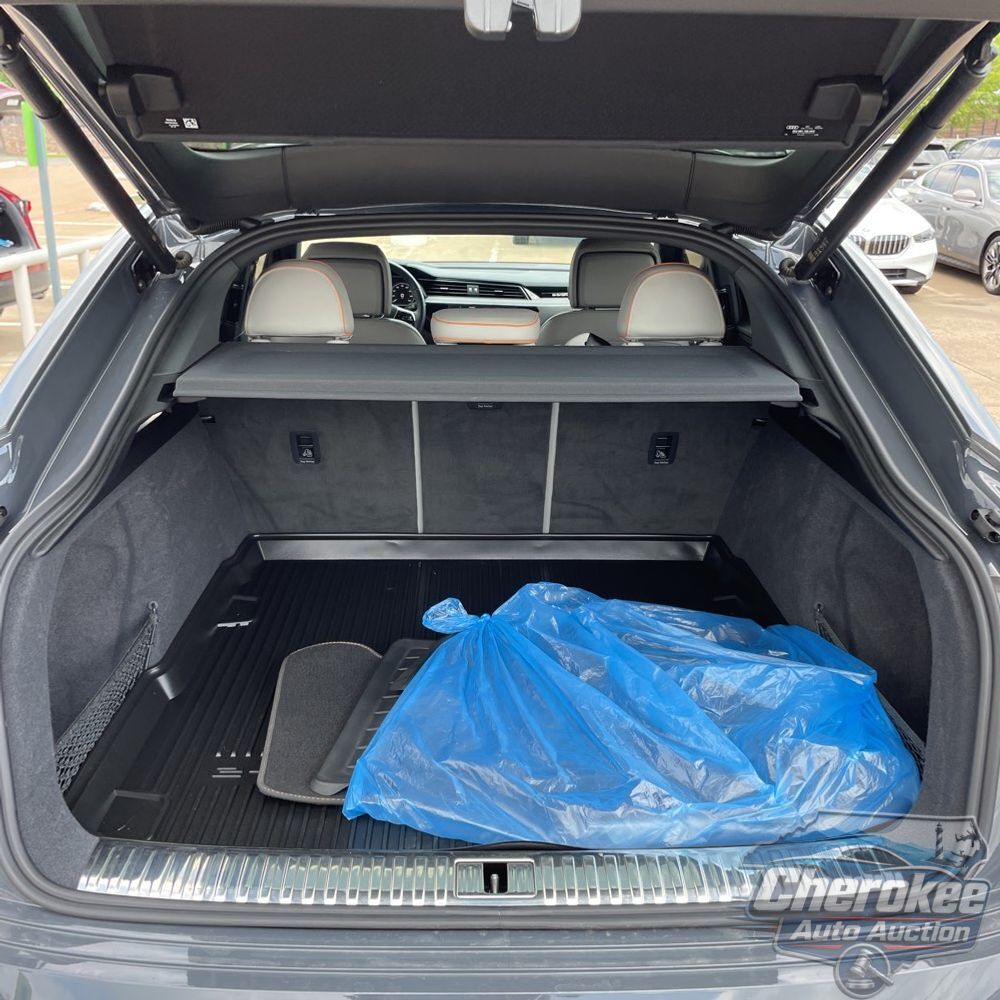 2024 Audi Q8 e-tron S-Line Pres