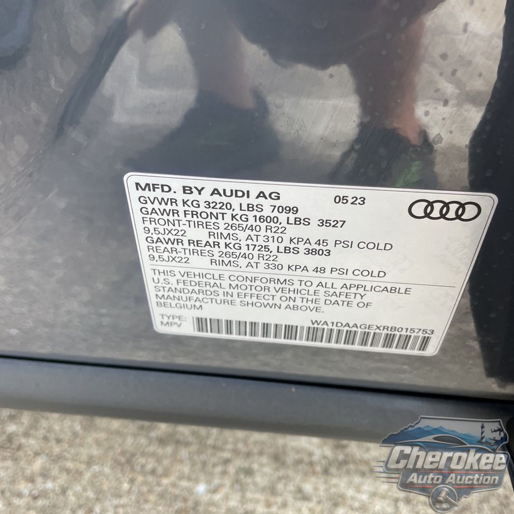 2024 Audi Q8 e-tron S-Line Pres