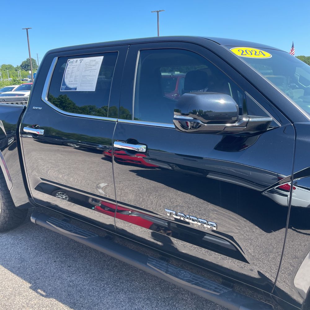 2024 Toyota Tundra Limited HV