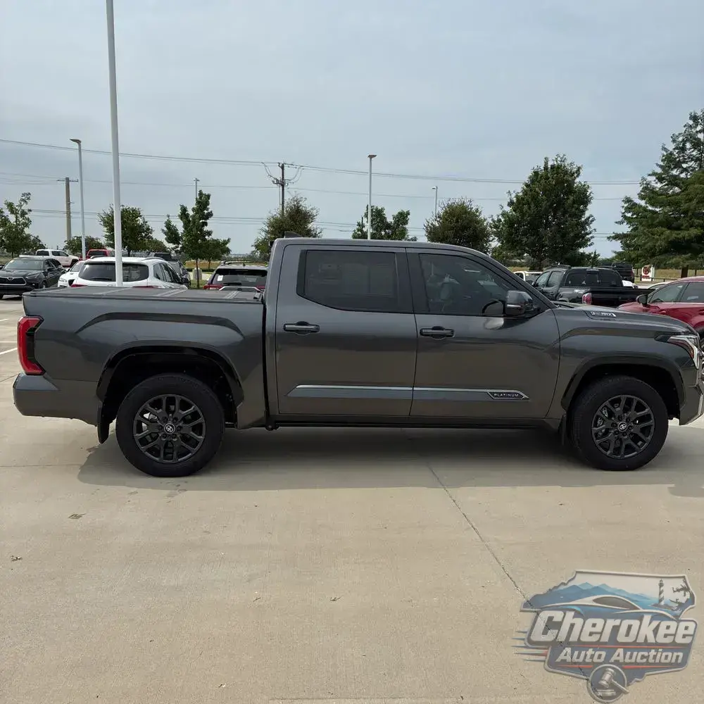 2025 Toyota Tundra Platinum HV