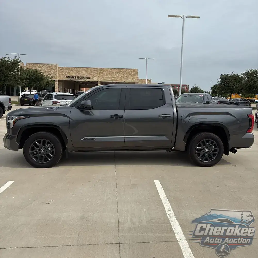 2025 Toyota Tundra Platinum HV