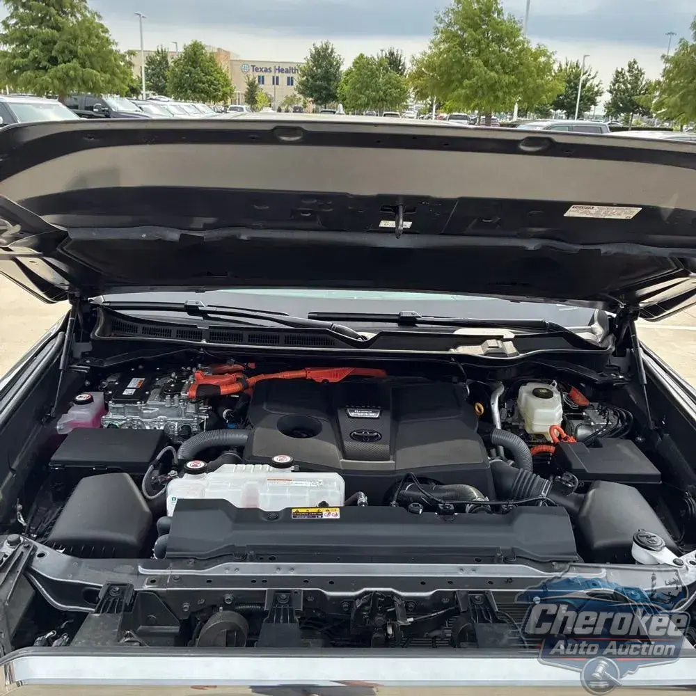 2025 Toyota Tundra Platinum HV