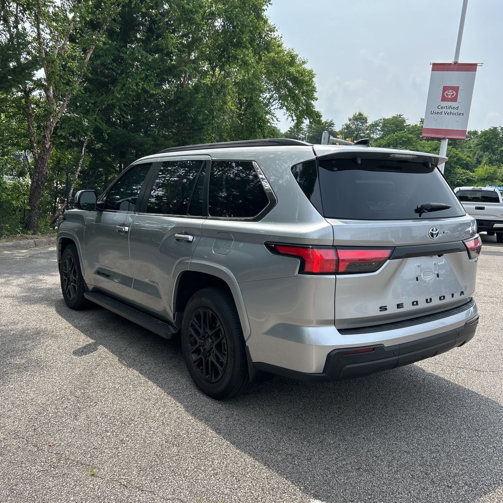 2024 Toyota Sequoia SR5