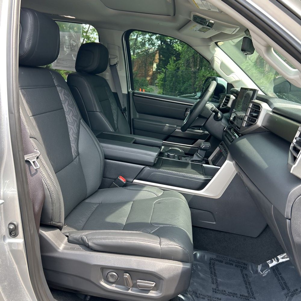 2024 Toyota Sequoia SR5