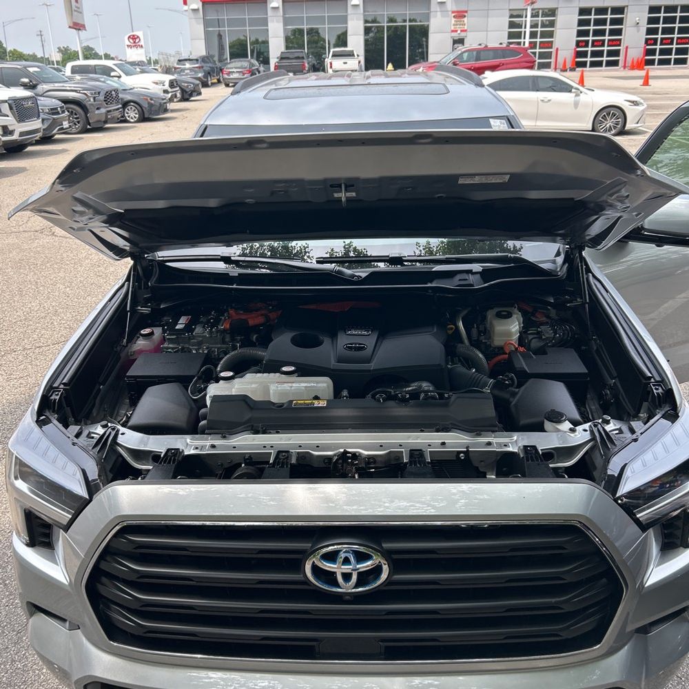 2024 Toyota Sequoia SR5