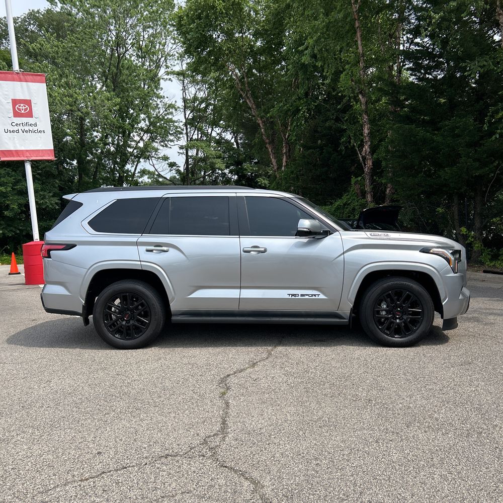 2024 Toyota Sequoia SR5