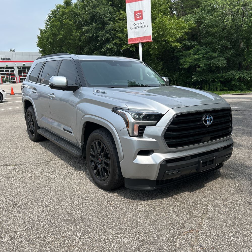 2024 Toyota Sequoia SR5