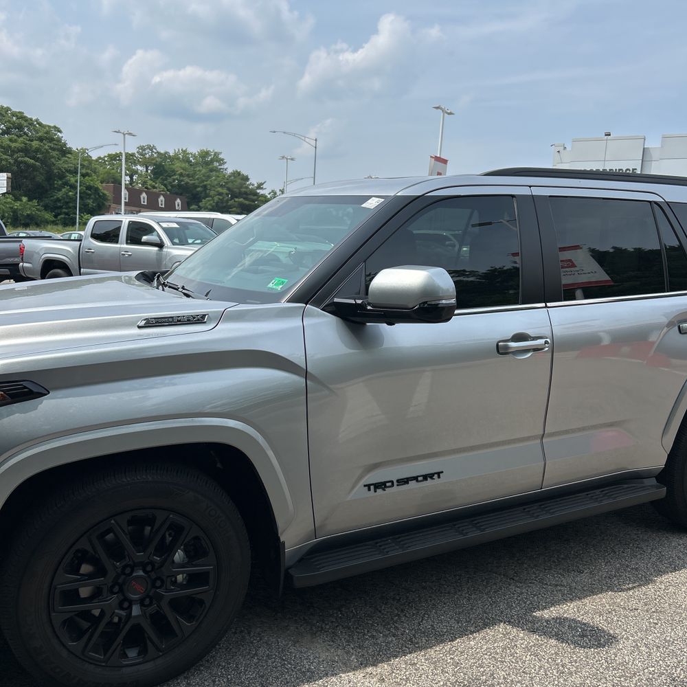 2024 Toyota Sequoia SR5