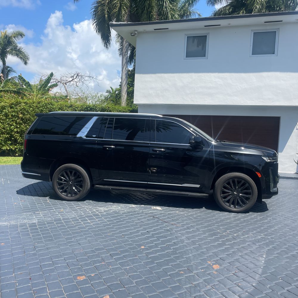 2023 Cadillac Escalade ESV Premium Luxury