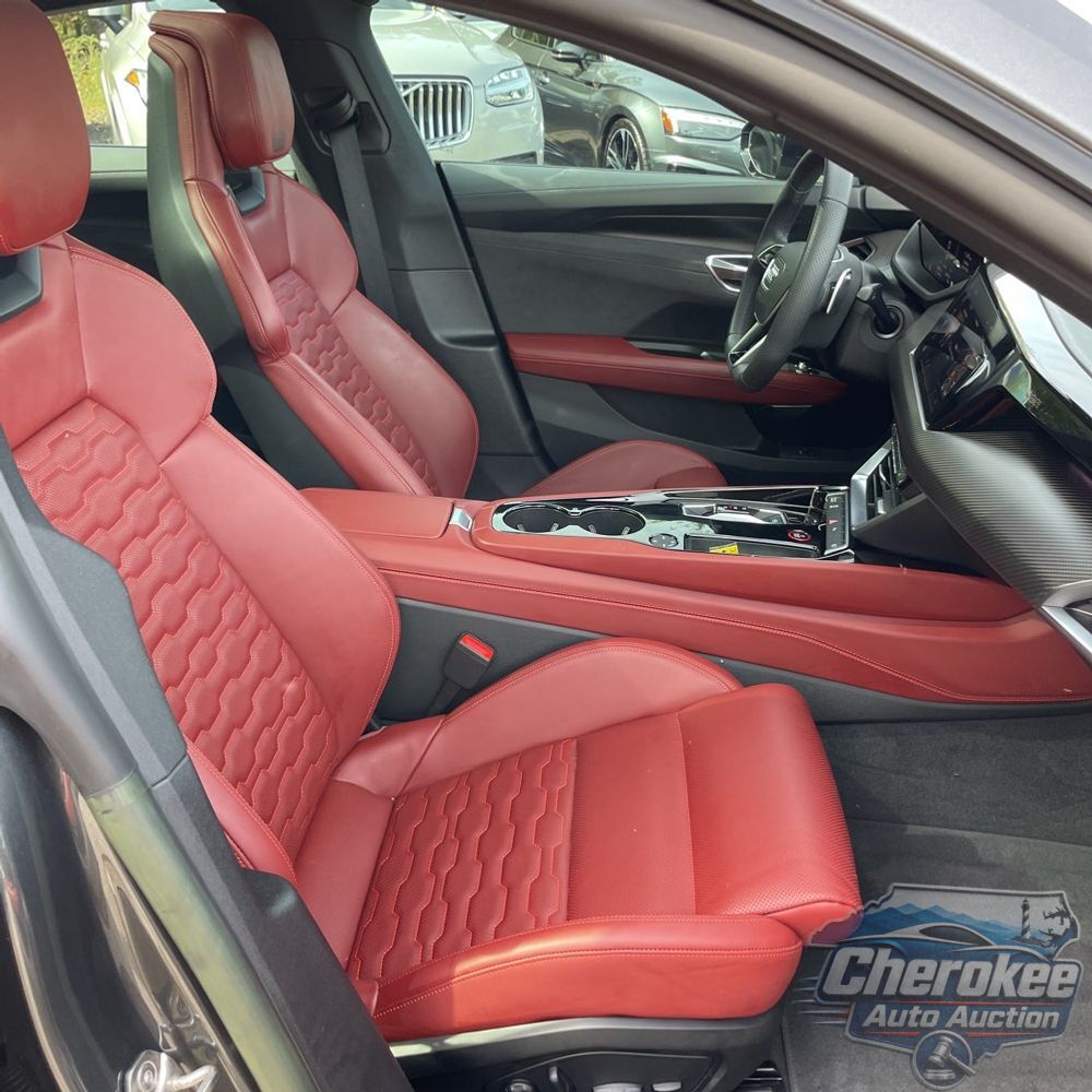 2023 Audi e-tron GT Premium Plus
