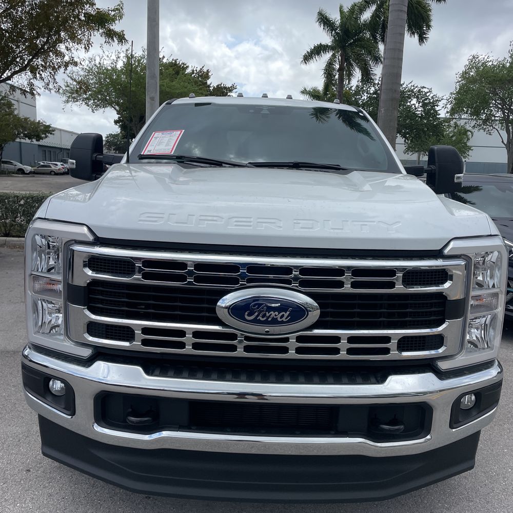 2023 Ford F-350 Super Duty XLT