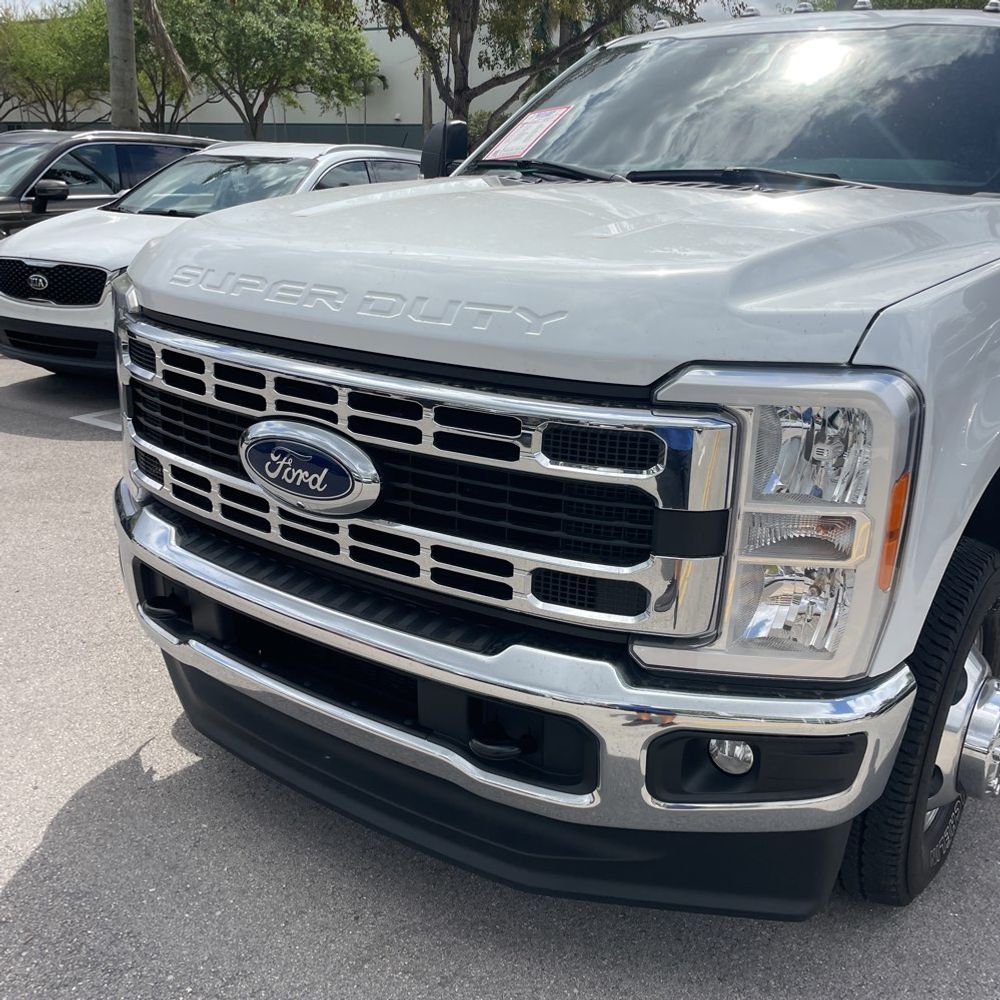 2023 Ford F-350 Super Duty XLT