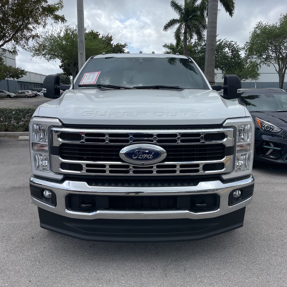 2023 Ford F-350 Super Duty XLT