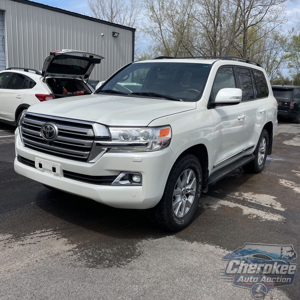 2017 Toyota Land Cruiser Base