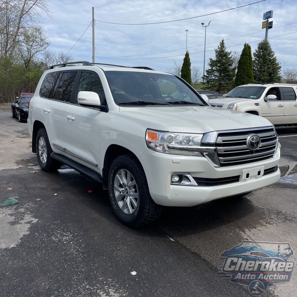 2017 Toyota Land Cruiser Base