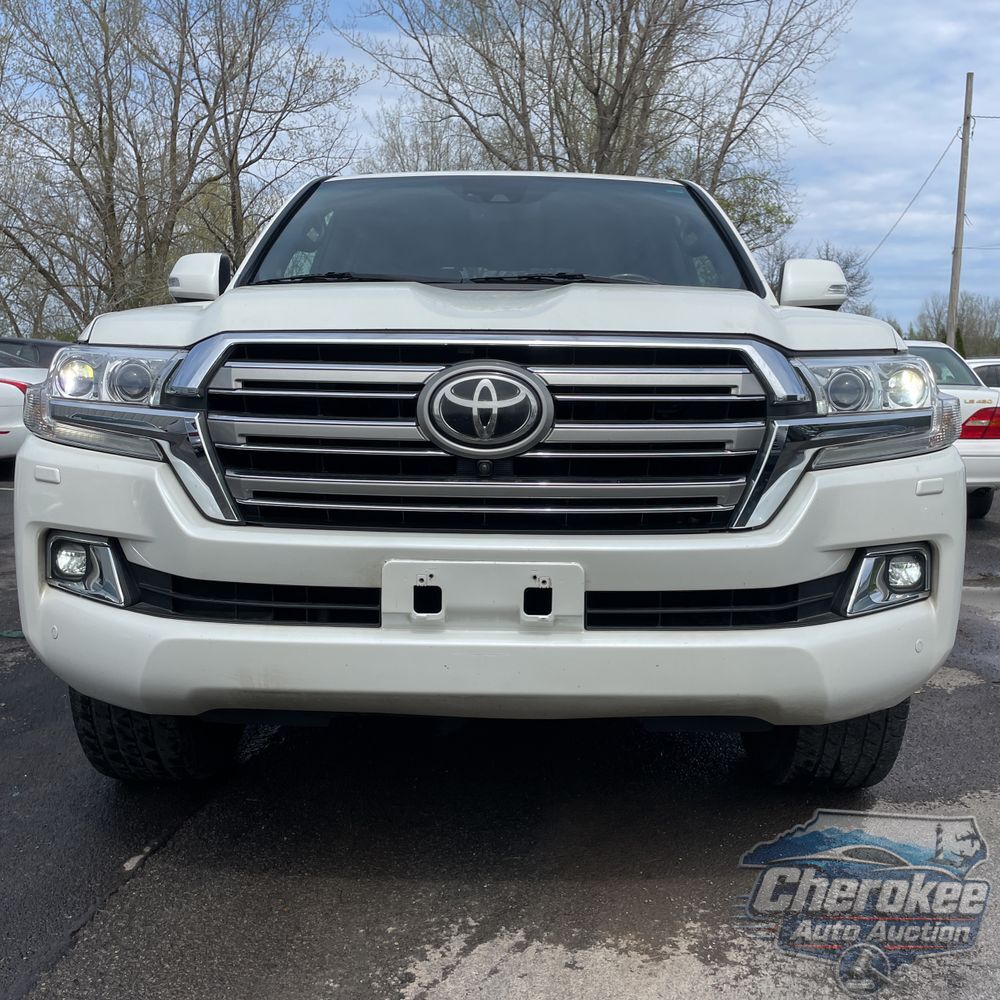 2017 Toyota Land Cruiser Base