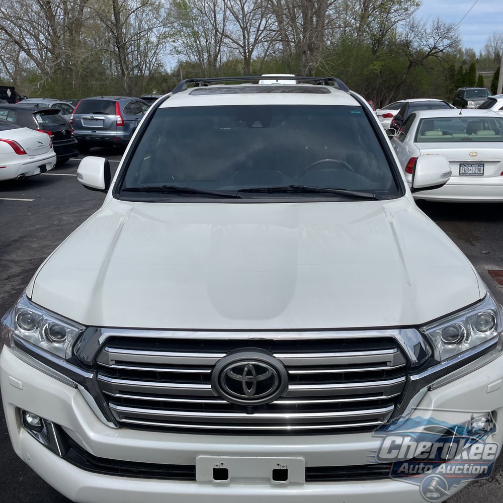 2017 Toyota Land Cruiser Base