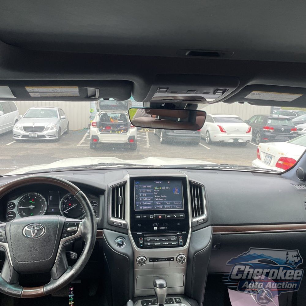 2017 Toyota Land Cruiser Base