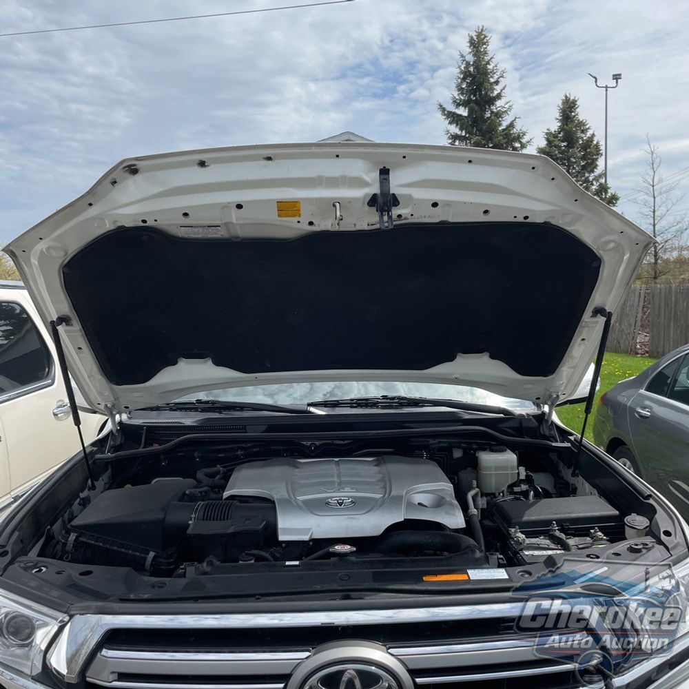 2017 Toyota Land Cruiser Base