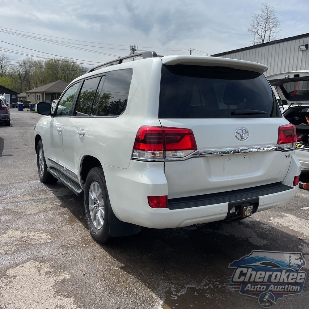 2017 Toyota Land Cruiser Base