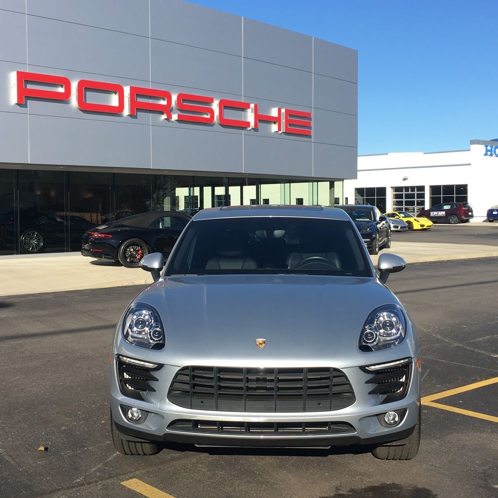 2016 Porsche Macan S