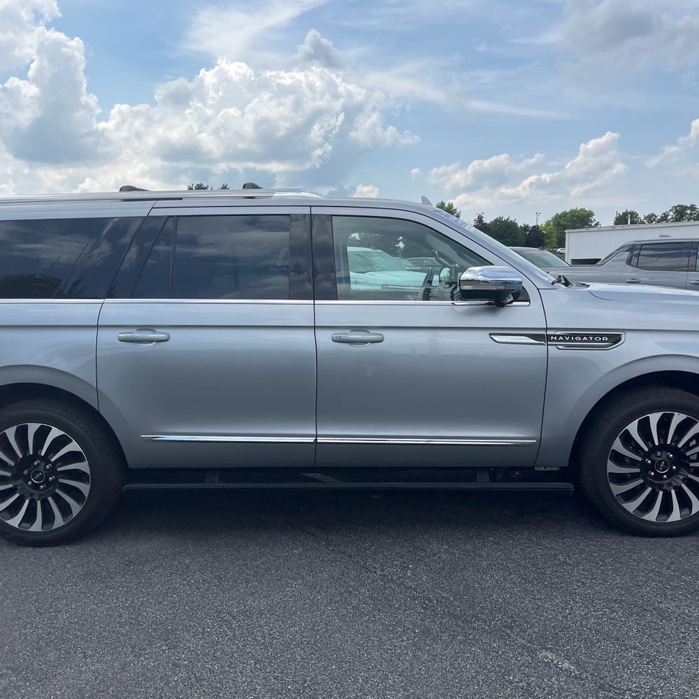 2022 Lincoln Navigator L Black Label
