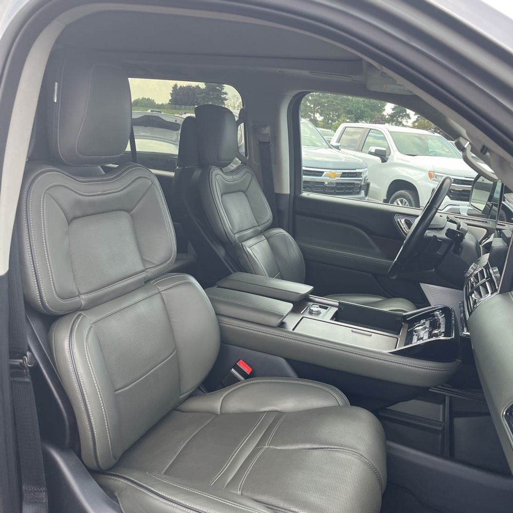 2022 Lincoln Navigator L Black Label