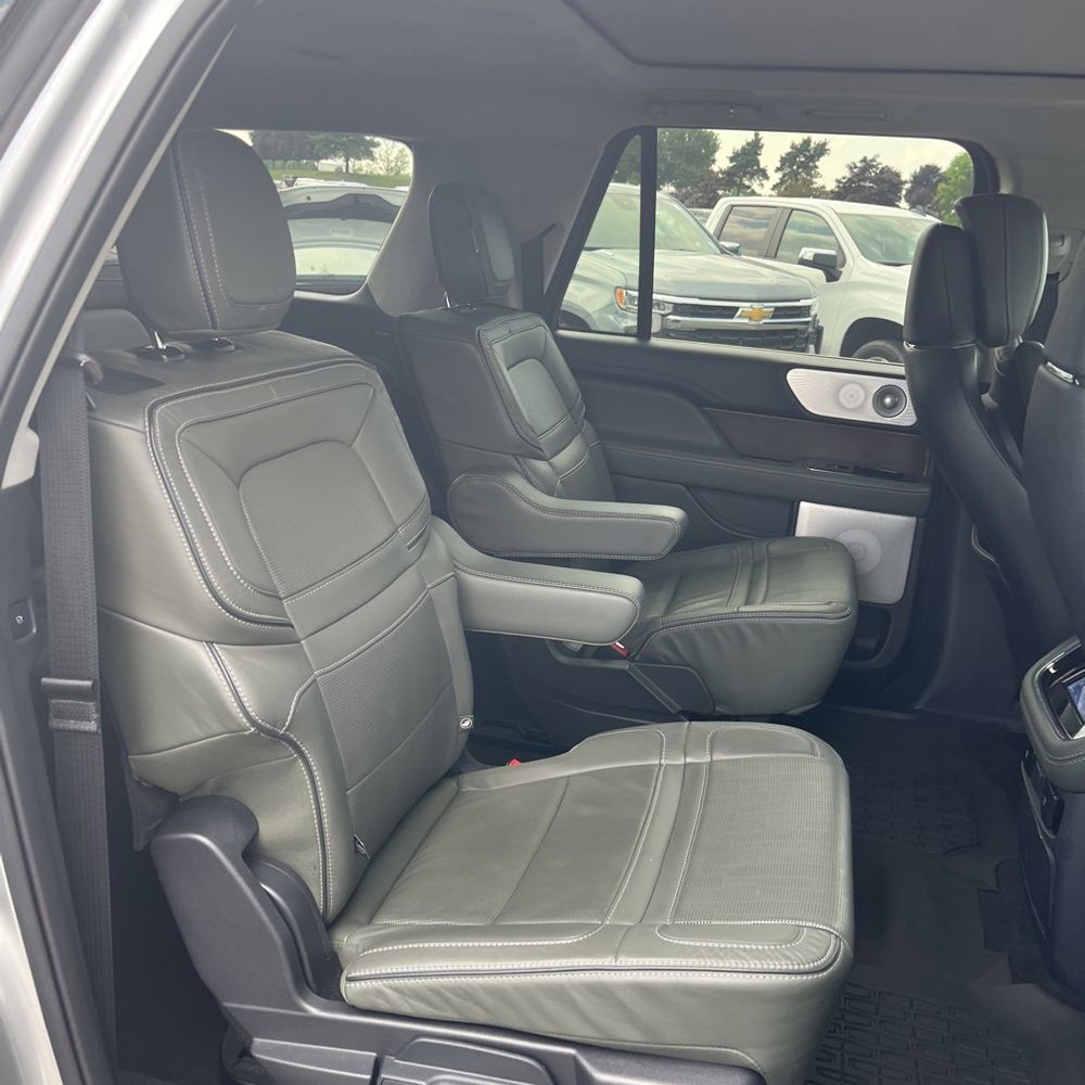 2022 Lincoln Navigator L Black Label