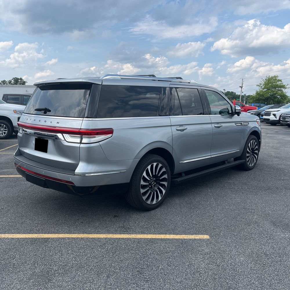2022 Lincoln Navigator L Black Label