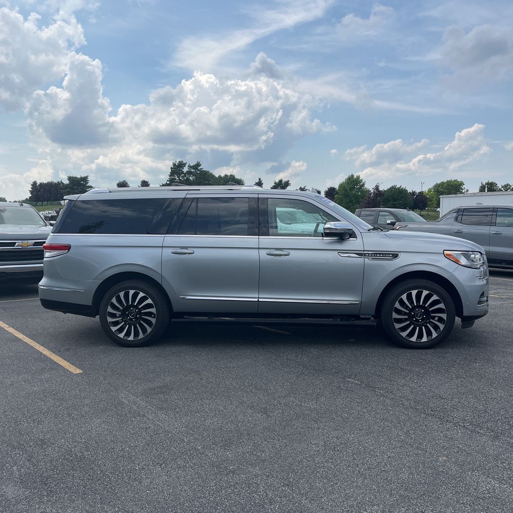 2022 Lincoln Navigator L Black Label