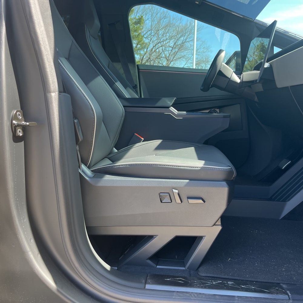 2025 Tesla Cybertruck Base