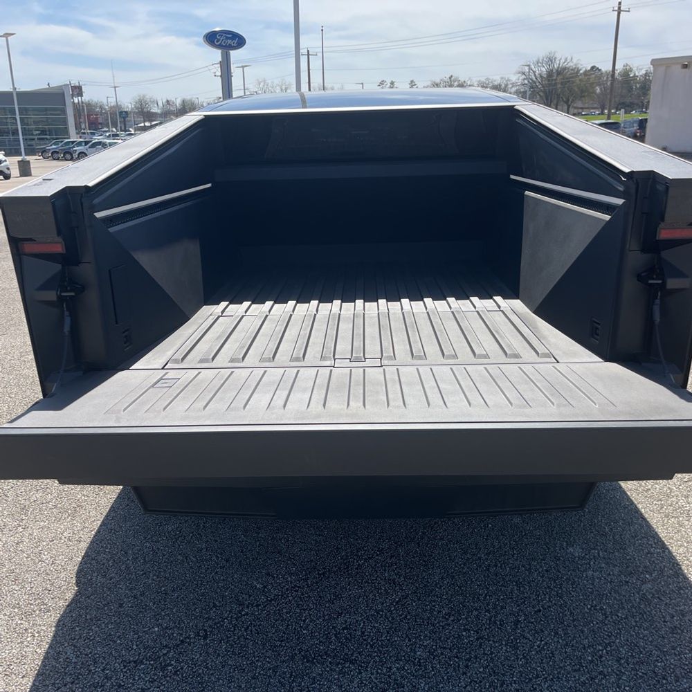 2025 Tesla Cybertruck Base
