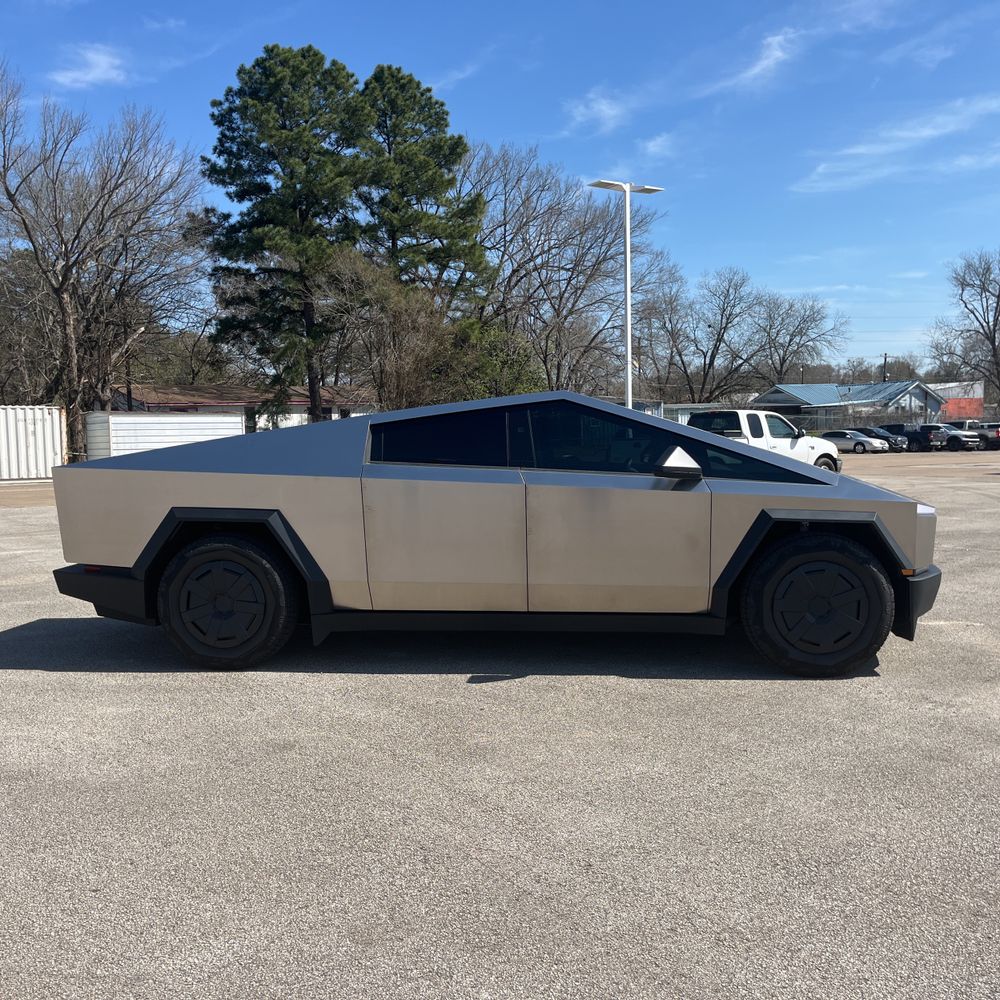 2025 Tesla Cybertruck Base
