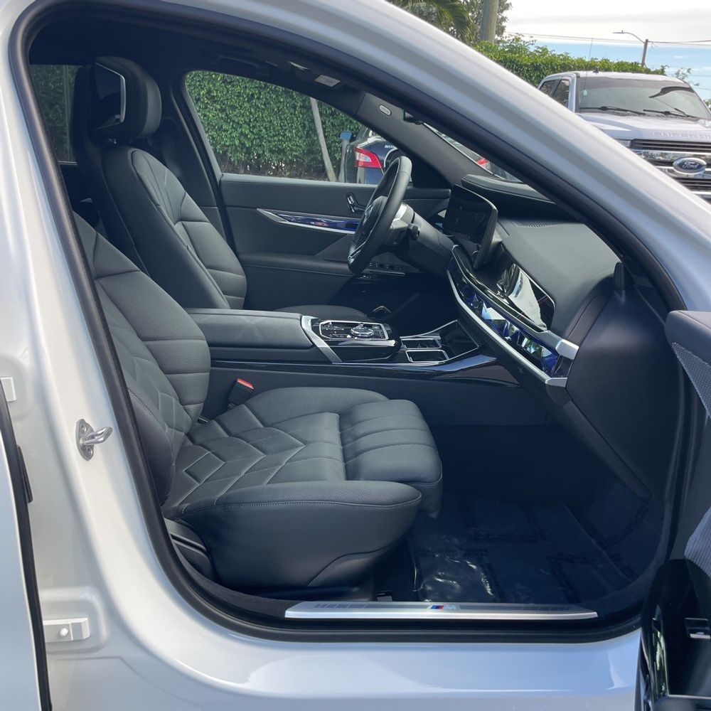 2024 BMW i7 eDrive50