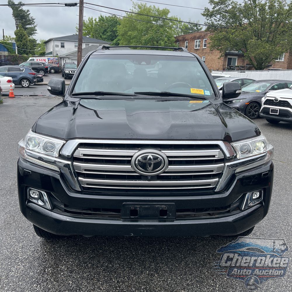 2017 Toyota Land Cruiser Base