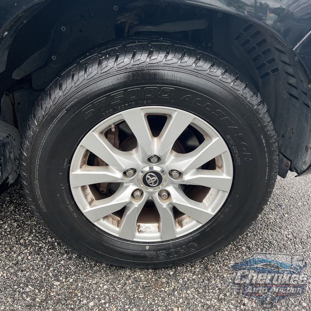 2017 Toyota Land Cruiser Base
