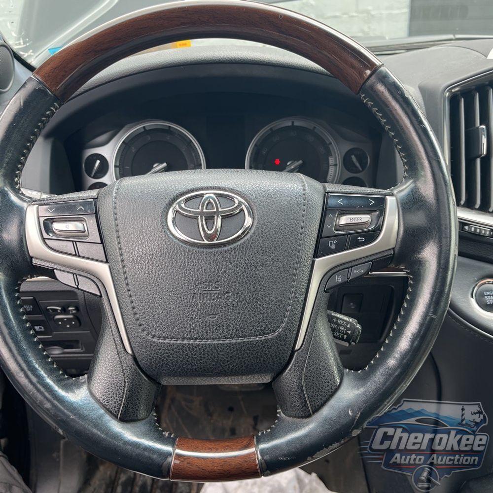 2017 Toyota Land Cruiser Base