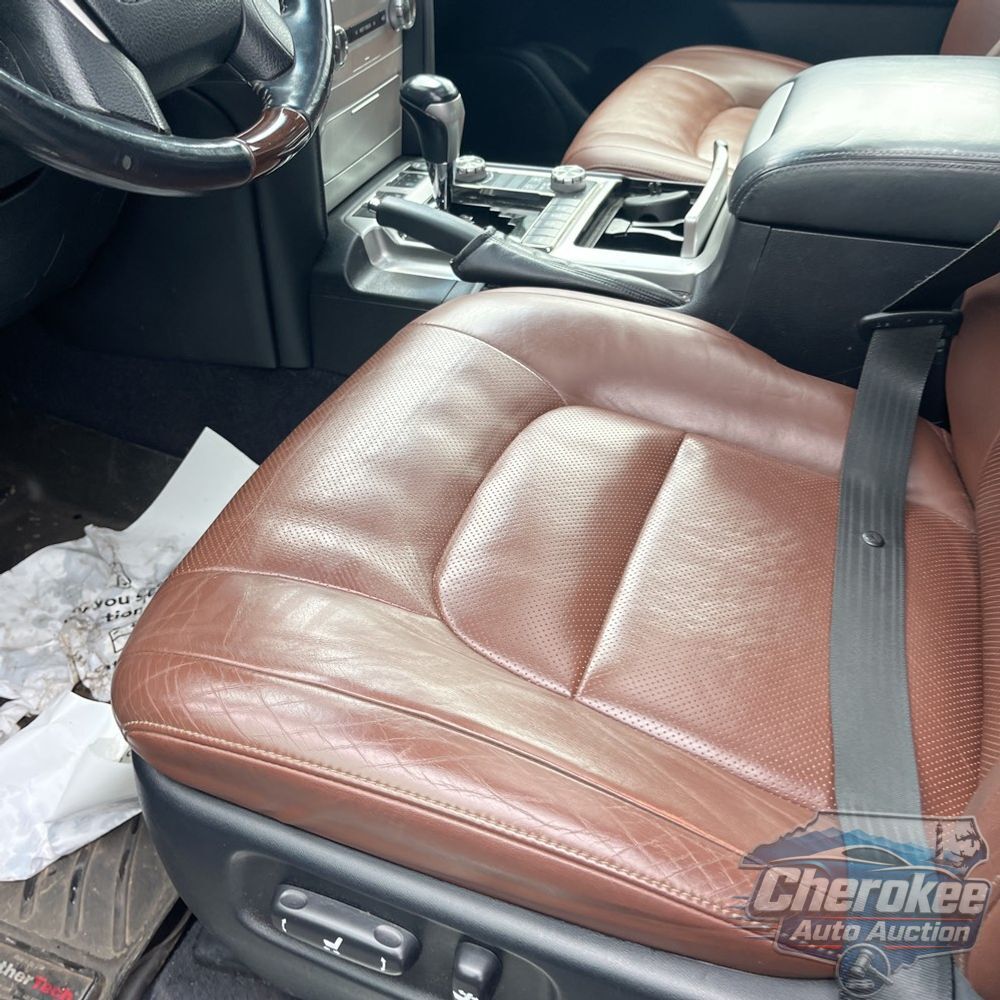 2017 Toyota Land Cruiser Base